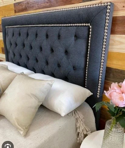 Respaldo Capitone con tachas